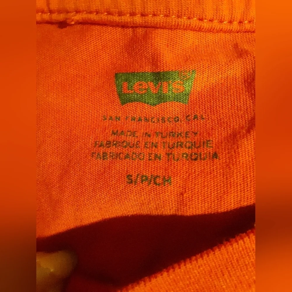 Levi's Men's Red Grsphic Logo Tshirt Size Small